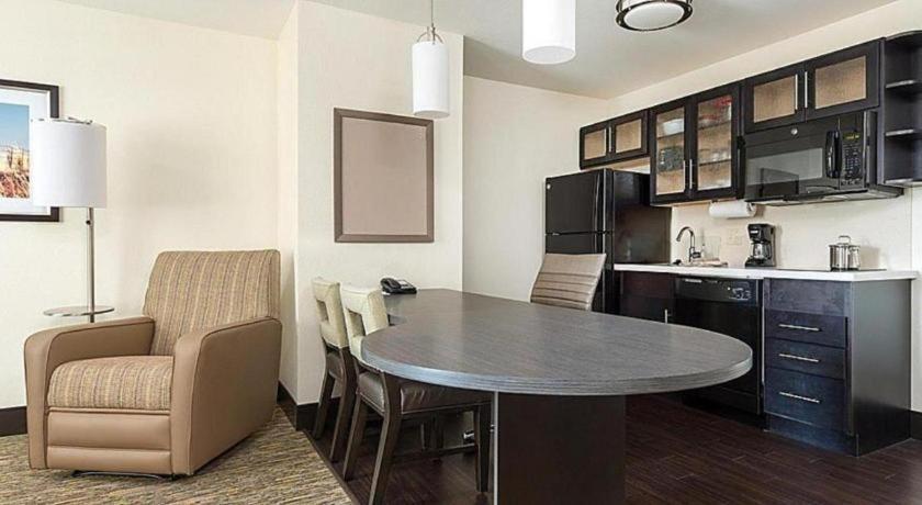 Candlewood Suites Saint Joseph By Ihg Εξωτερικό φωτογραφία