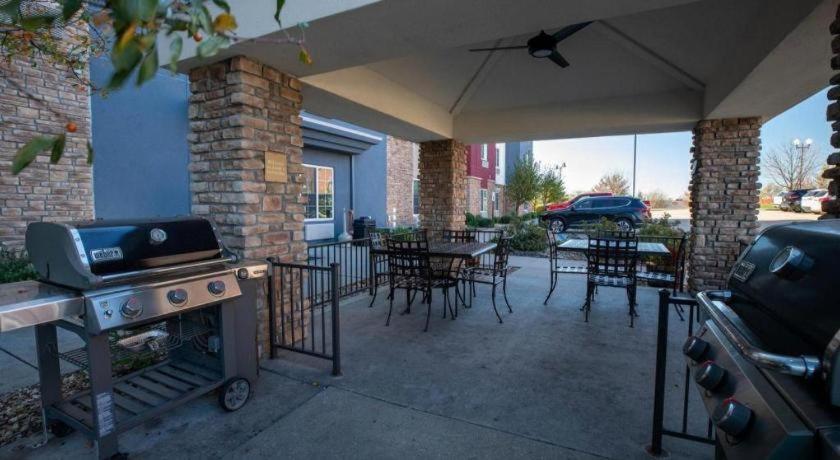 Candlewood Suites Saint Joseph By Ihg Εξωτερικό φωτογραφία