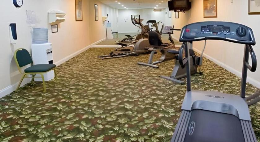 Candlewood Suites Saint Joseph By Ihg Εξωτερικό φωτογραφία