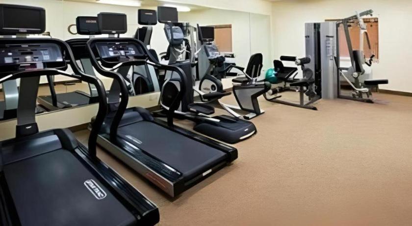 Candlewood Suites Saint Joseph By Ihg Εξωτερικό φωτογραφία