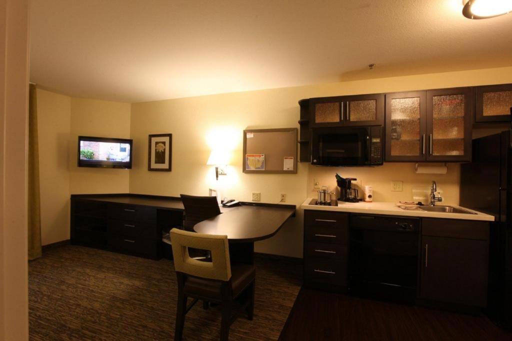 Candlewood Suites Saint Joseph By Ihg Εξωτερικό φωτογραφία